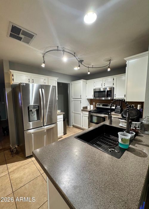 3152 W Crest Ln, Phoenix, AZ, 85027-1602 | Card Image