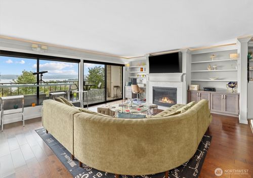 unit-a31-8005 Sand Point Way Ne, Seattle, WA, 98115-8143 | Card Image