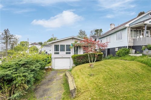 560 W 44th St, Shadyside, OH, 43947-1033 | Card Image