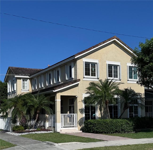 27037 Sw 142nd Ave, House other with 3 bedrooms, 2 bathrooms and null parking in Homestead FL | Image 2