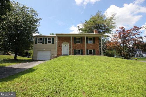 2 Twig Ln, Willingboro, NJ, 08046-3835 | Card Image