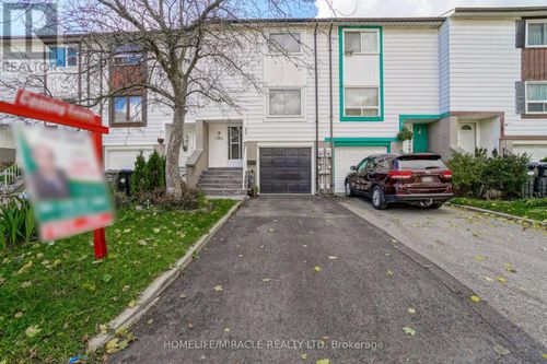 30 Hoskins Sq, Brampton, ON, L6S2N6 | Card Image
