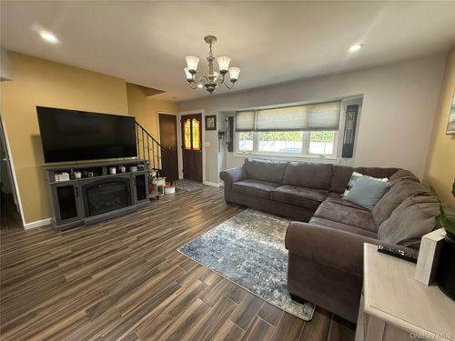 220 Boundary Ave, Massapequa, NY, 11758-1143 | Card Image