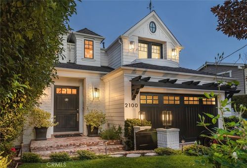 2100 Pine Ave, Manhattan Beach, CA, 90266-2831 | Card Image