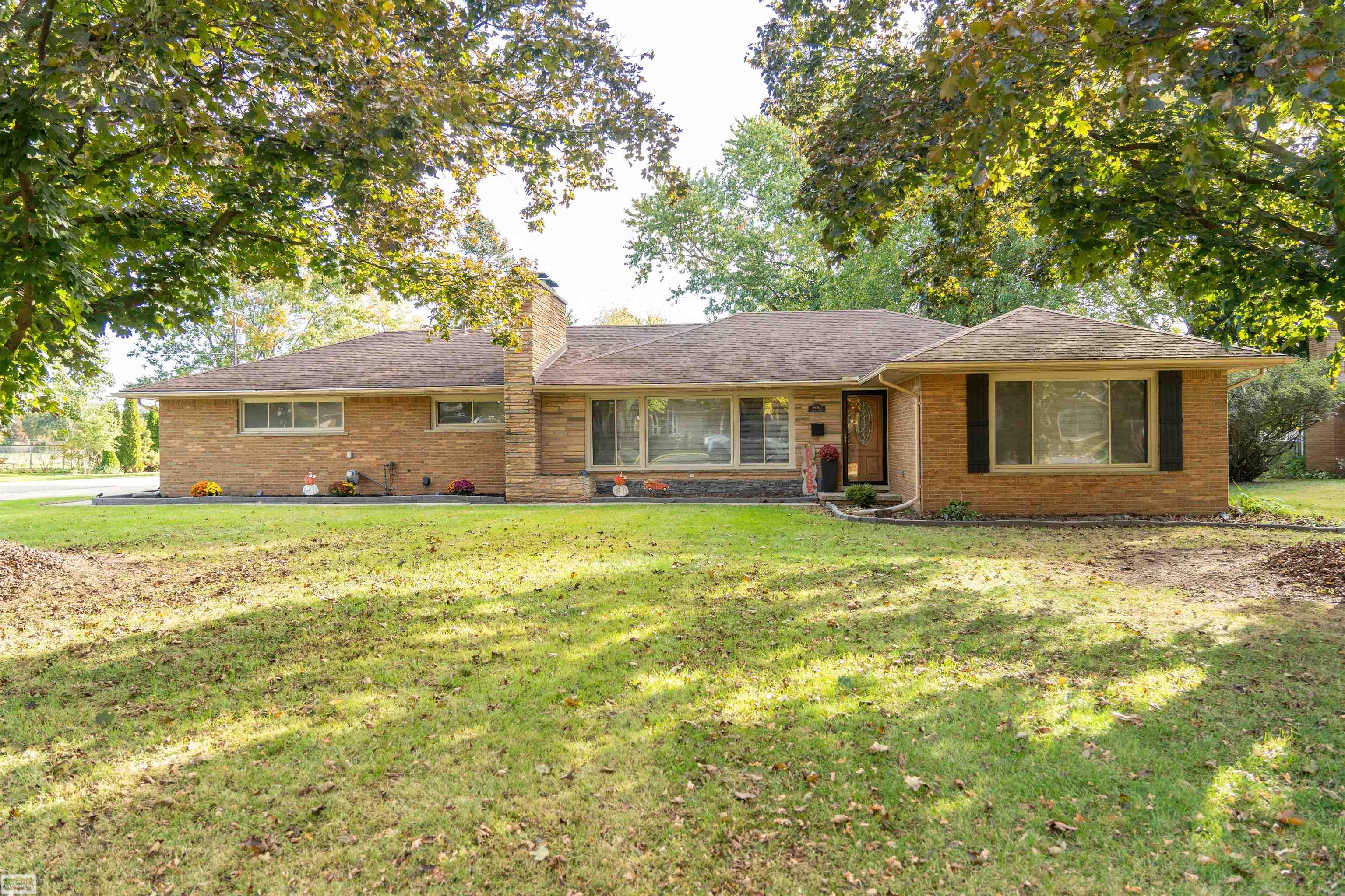 Vanker Ave, Utica, MI 48317