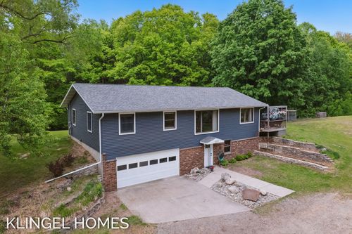 5204 S 68th Ave, New Era, MI, 49446-9704 | Card Image
