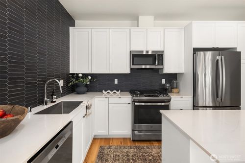 6042 41st Ave Sw, Seattle, WA, 98136-1606 | Card Image