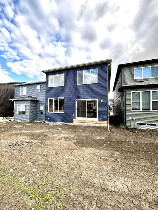 112 Carringsby Manor Nw, Home with 3 bedrooms, 2 bathrooms and 4 parking in Calgary AB | Image 43