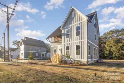 607 Julia Avenue, House other with 4 bedrooms, 3 bathrooms and null parking in Belmont NC | Image 3