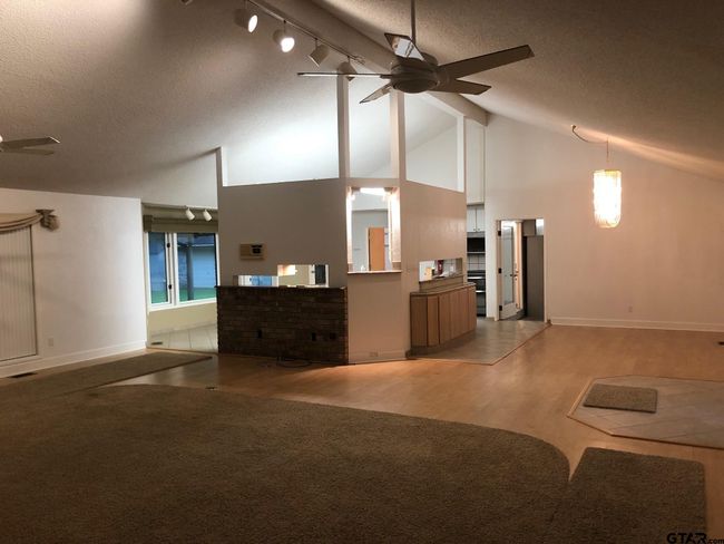 13745 Meadow Ln, House other with 4 bedrooms, 3 bathrooms and null parking in Flint TX | Image 9
