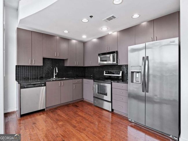 APT-2101 - 250 Pharr Rd Ne, Condo with 2 bedrooms, 2 bathrooms and 2 parking in Atlanta GA | Image 10