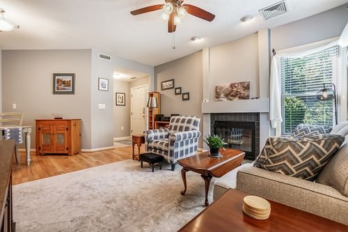 32-32 Hammond Pl, Woburn, MA, 01801-3400 | Card Image