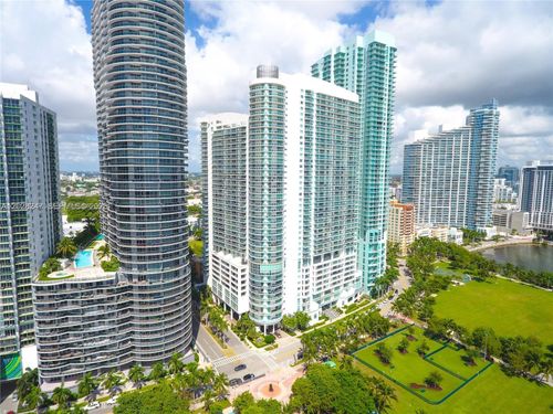 2310-1800 N Bayshore Dr, Miami, FL, 33132-3251 | Card Image
