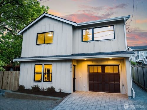 8824 32nd Ave Sw, Seattle, WA, 98126-3723 | Card Image