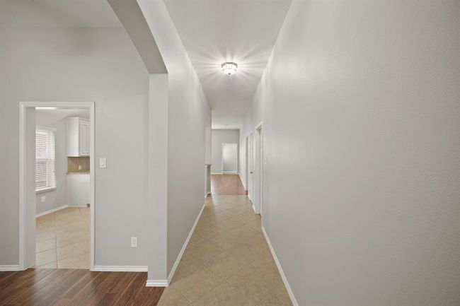 13003 Castlewind Ln, House other with 4 bedrooms, 2 bathrooms and 2 parking in Pearland TX | Image 4