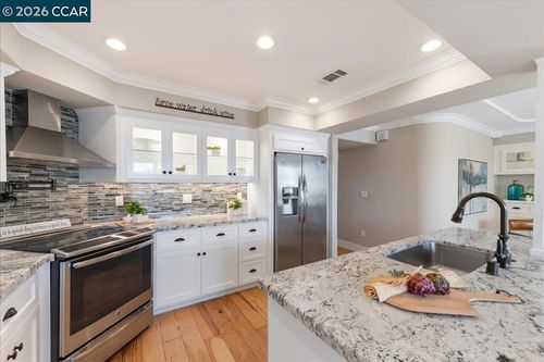 8-2501 2501 Pine Knoll Dr, Walnut Creek, CA, 94595 | Card Image