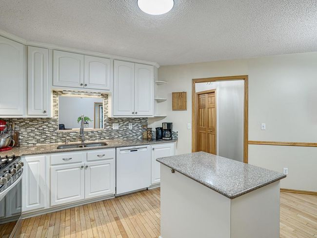 5420 Saxony Ct, Home with 3 bedrooms, 3 bathrooms and null parking in White Bear Tp MN | Image 5