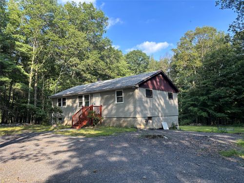 46 Woods Rd, Pine Bush, NY, 12566-5432 | Card Image