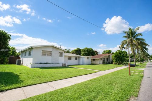 500 East Dr, North Miami Beach, FL, 33162-1927 | Card Image