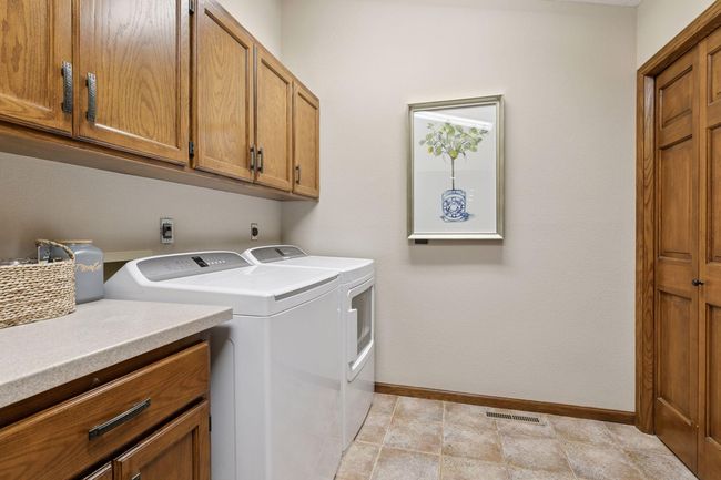1405 W Farm Rd, House other with 5 bedrooms, 5 bathrooms and null parking in Chaska MN | Image 37
