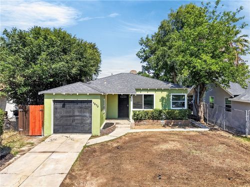 1673 N Mountain View Ave, San Bernardino, CA, 92405-4624 | Card Image