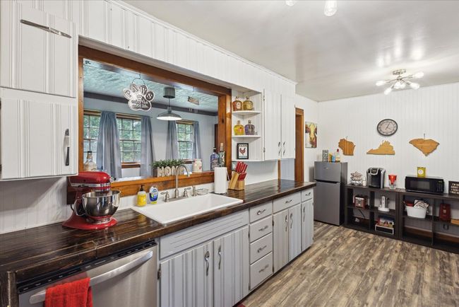 26417 Old Saltworks Rd, House other with 4 bedrooms, 2 bathrooms and 2 parking in Abingdon VA | Image 8