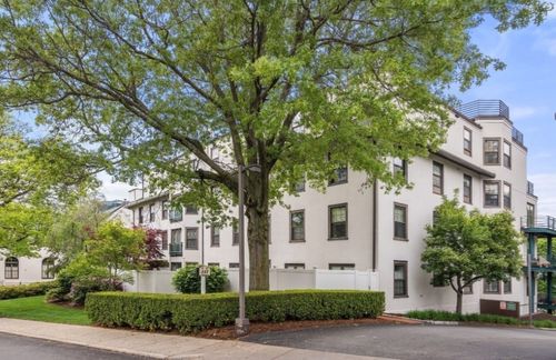 e304-227 Summit Ave, Brookline, MA, 02446-2308 | Card Image