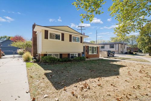 496 Langley Blvd, Clawson, MI, 48017-1333 | Card Image