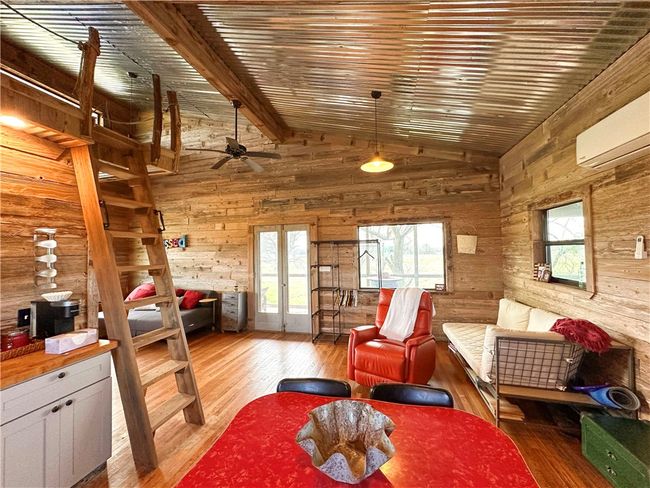 Left Side View of Cabin | Image 9