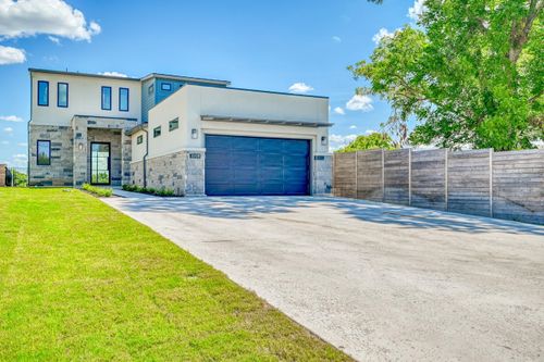 3208 River Oaks Dr, Kingsland, TX, 78639-5225 | Card Image