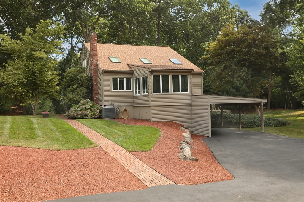 Bay Rd, Stoughton, MA 02072