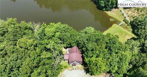 683 Hawk Ridge Rd, Deep Gap, NC, 28618-9341 | Card Image