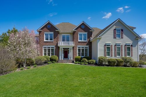 18 Manchester Dr, Wrentham, MA, 02093-2505 | Card Image
