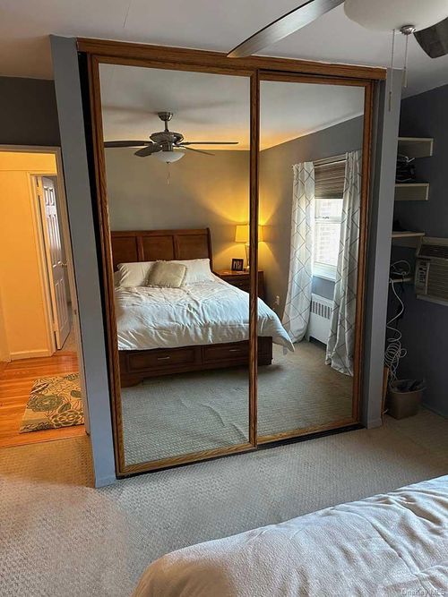 19a-251 61st Ave, Little Neck, NY, 11362-2428 | Card Image