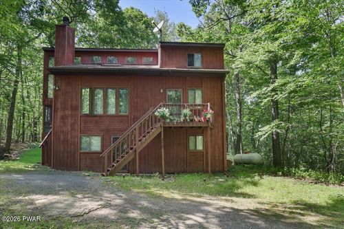 158 Saunders Dr, Bushkill, PA, 18324-8583 | Card Image