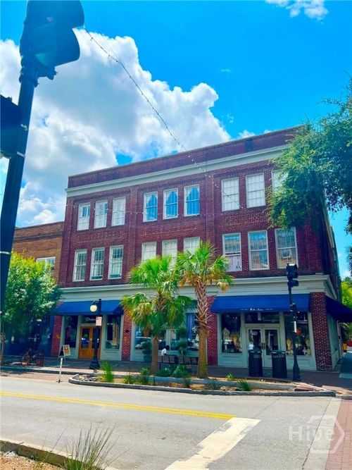 8-321 W Broughton St, savannah, GA, 31401-3215 | Card Image