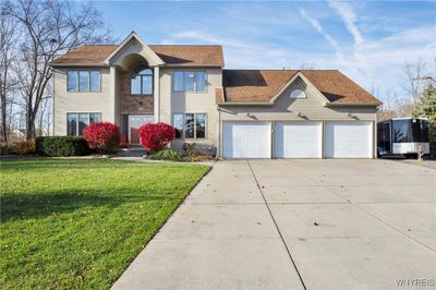 90 Jen Court, House other with 4 bedrooms, 4 bathrooms and null parking in Grand Island NY | Image 1