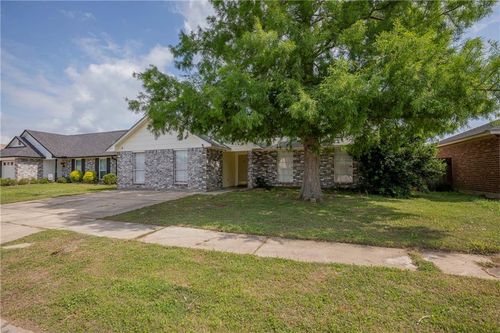 731 Lasalle Dr, La Place, LA, 70068-2052 | Card Image