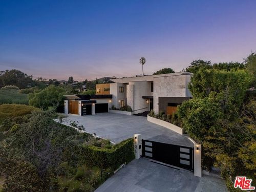 11075 W Sunset Blvd, LOS ANGELES, CA, 90049-3224 | Card Image