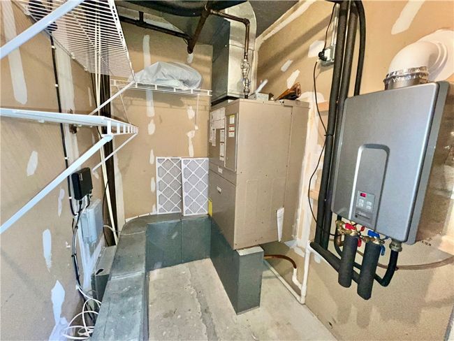 APT-3-206 - 650 E Greenwich Ave, Condo with 2 bedrooms, 2 bathrooms and 2 parking in West Warwick RI | Image 26