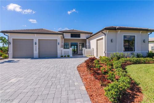 3389 Chestnut Grove Dr, ALVA, FL, 33920-2801 | Card Image