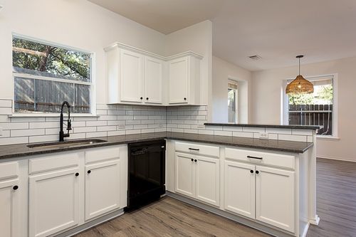 271-10215 Maydelle Dr, Austin, TX, 78748-3042 | Card Image