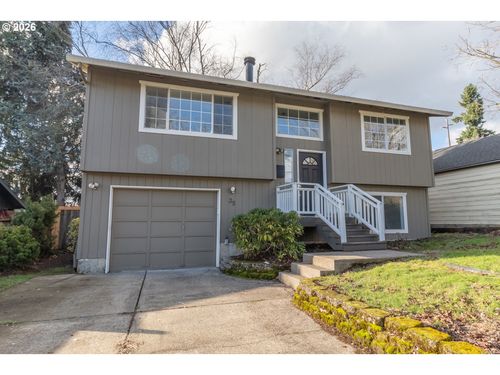 35 Se 90th Ave, Portland, OR, 97216-1541 | Card Image
