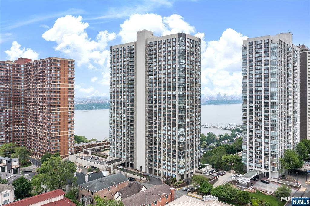 Residential Lease in Fort Lee 2