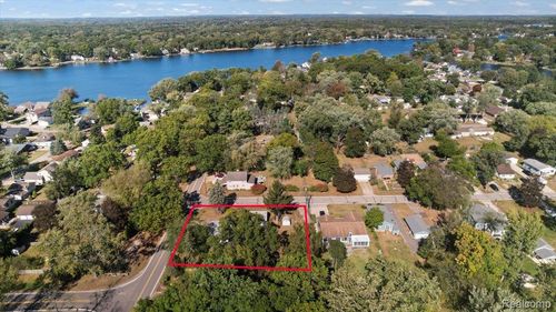 1588 Ladd Rd, Wolverine Lake, MI, 48390-3044 | Card Image