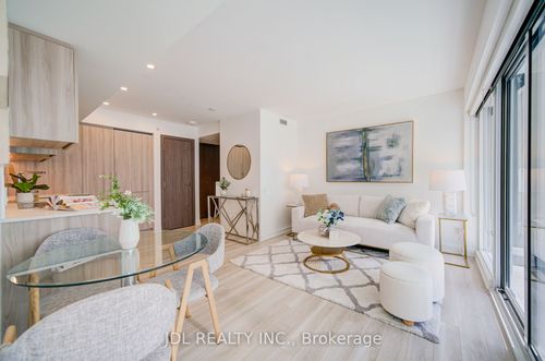 902-17 Bathurst St, Toronto, ON, M5V0N1 | Card Image