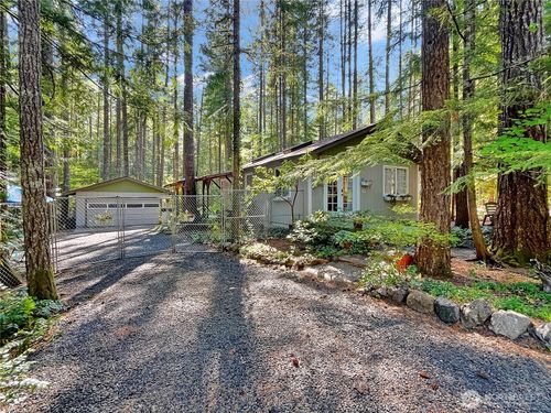 190 N Mount Jupiter Dr, Hoodsport, WA, 98548-9720 | Card Image