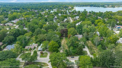 5620 Inkster Rd, West Bloomfield, MI, 48323-3831 | Card Image