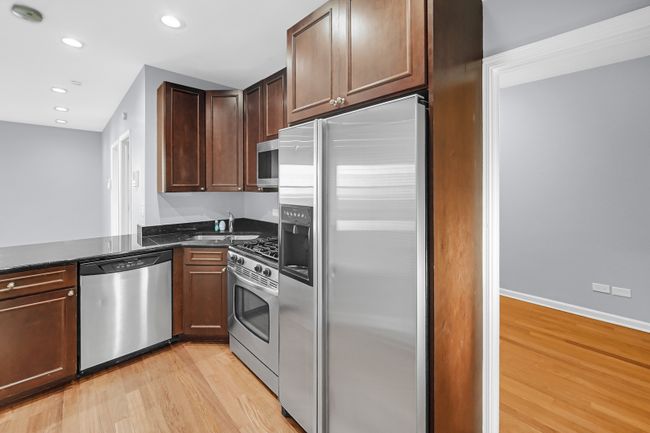 1N - 1358 W Greenleaf Avenue, Condo with 2 bedrooms, 1 bathrooms and null parking in Chicago IL | Image 7