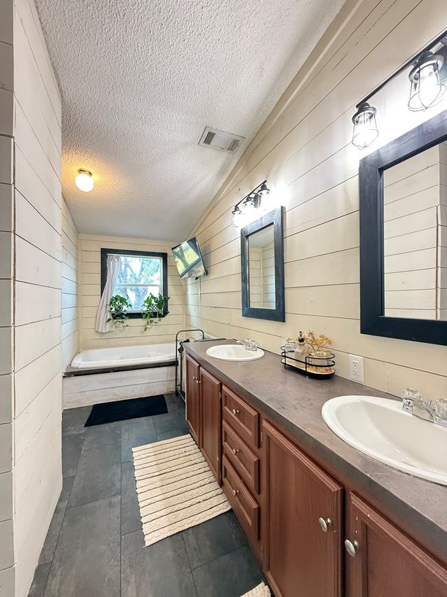 447 W Fm 1606, House other with 3 bedrooms, 2 bathrooms and 2 parking in Ira TX | Image 18